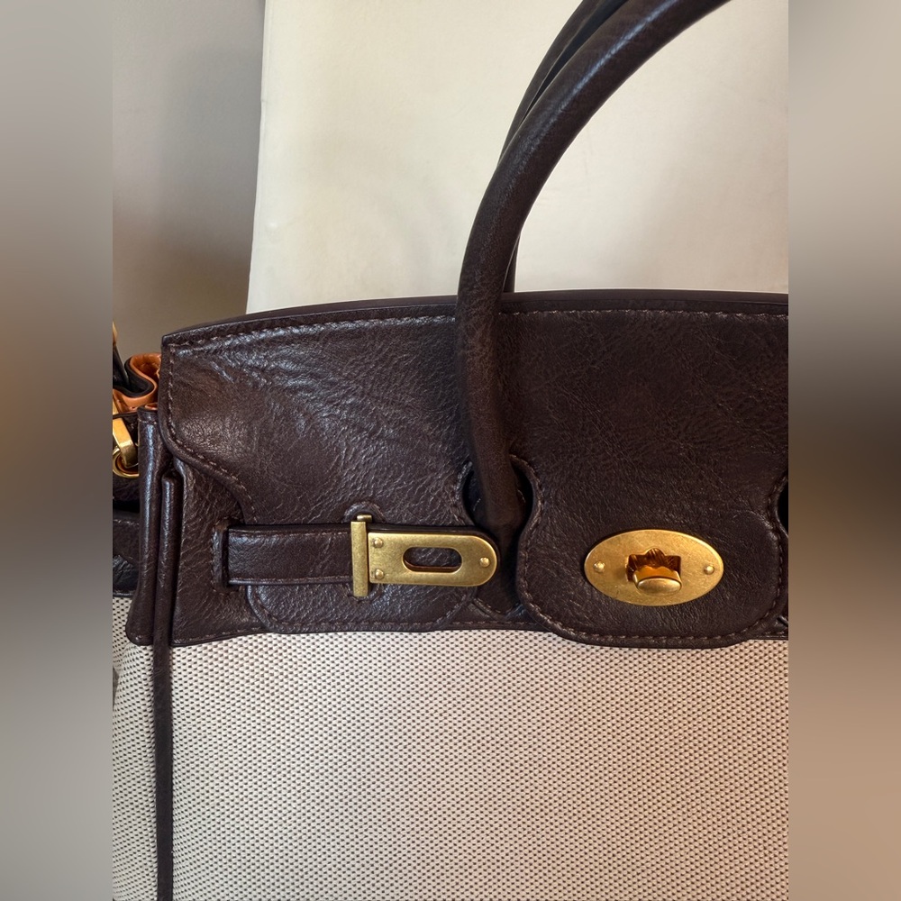 VELANTRA WEEKENDER: Elegant Brown and Cream Women's Handbag - Picture 6 of 16